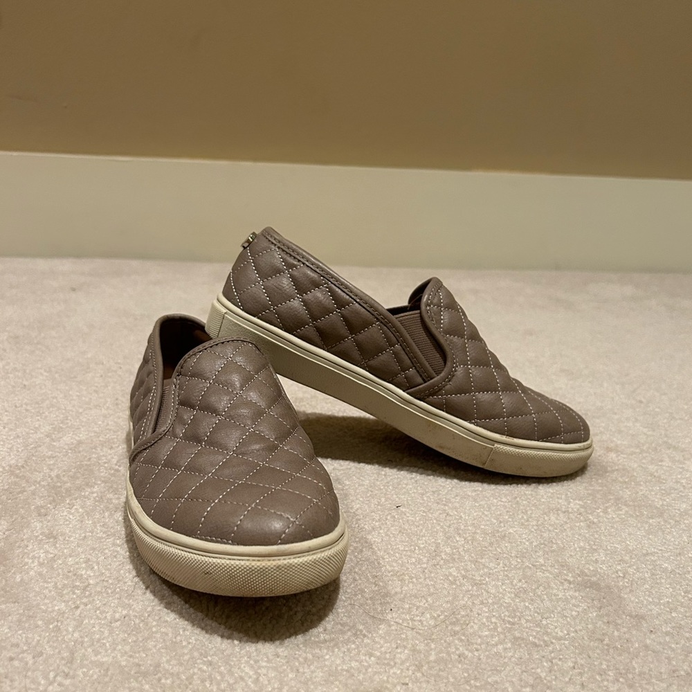 Steve Madden slip-ons